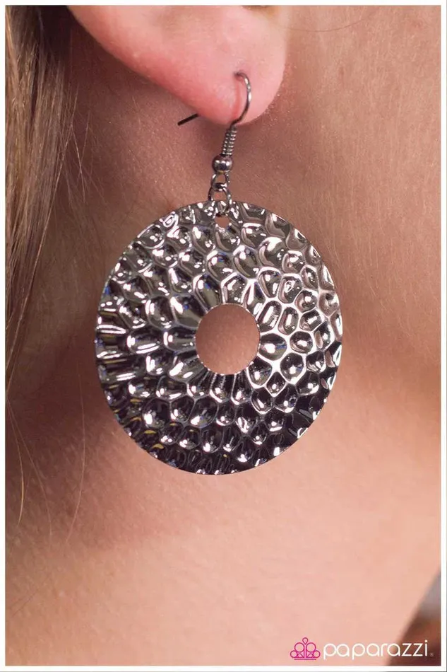 Earrings Paparazzi Jewelry Paparazzi Earring Making an Impression Black