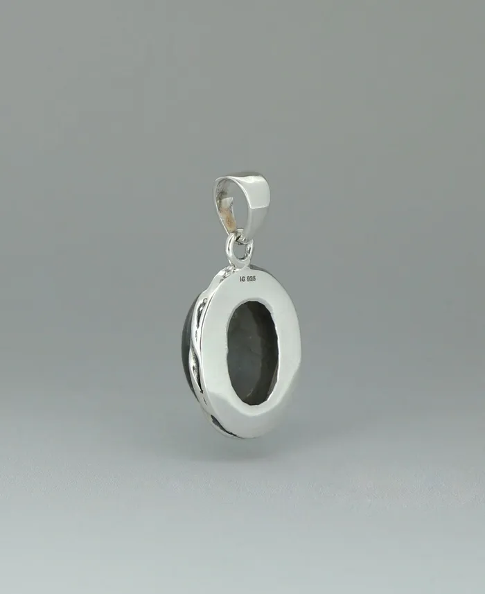 Buddha Groove Necklaces Premium Labradorite Oval Pendant with RopeStyle Silver Frame