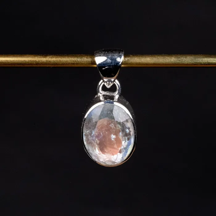 InnerVision Crystals Necklaces Madagascar Rainbow Moonstone Pendant 466 g 24x12mm 925 Silver