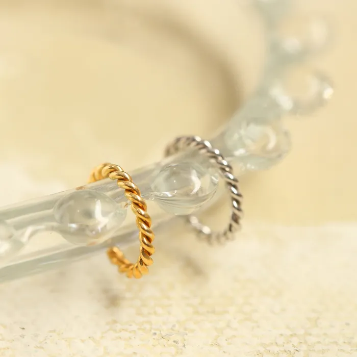 LOULOUROSE Twine Ear Cuff Earrings LOULOUROSE Twine Ear Cuff Earrings