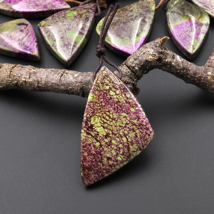 Natural Atlantisite Stichtite Abstract Butterfly Wing Triangle Pendant Side Drilled Gemstone A1 Intrinsic Trading Necklaces Natural Atlantisite Stichtite Abstract Butterfly Wing Triangle Pendant Side Drilled Gemstone A1 Intrinsic Trading Necklaces