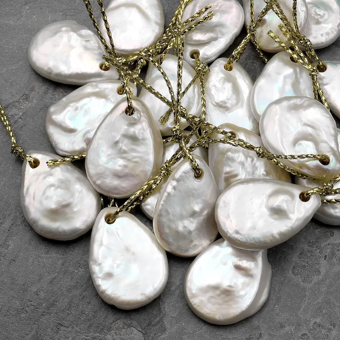 Natural White Teardrop Coin Pearl Pendant Focal Bead Intrinsic Trading Necklaces