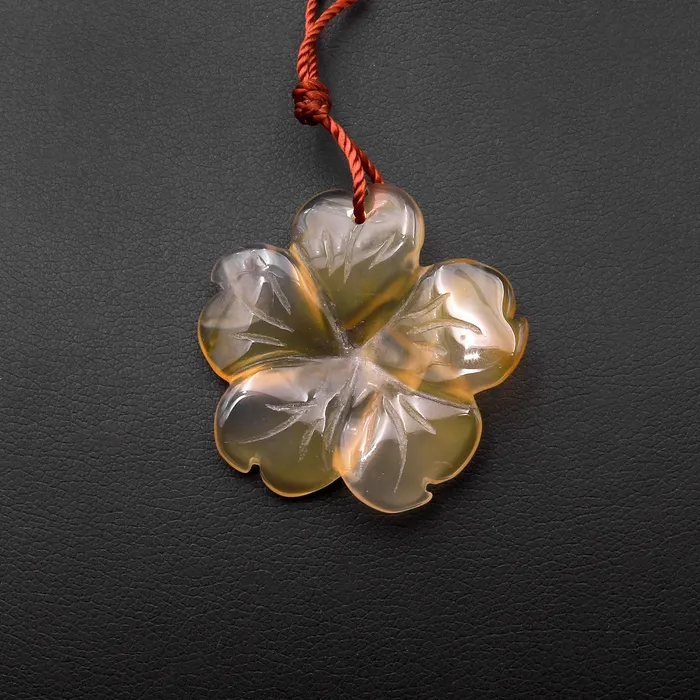 Necklaces Intrinsic Trading Hand Carved Natural Carnelian Flower Pendant Translucent Cream Colors Gemstone Focal Bead